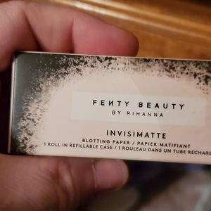 Fenty Beauty invisimatte blotting papers